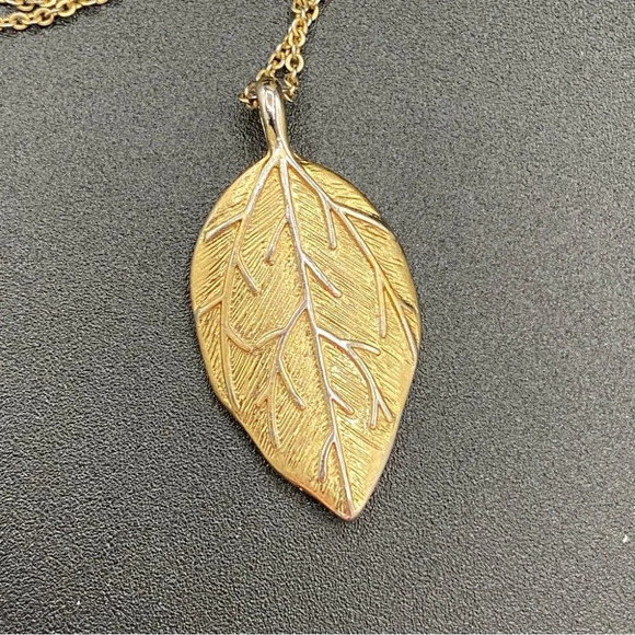 Vintage Lia Sophia Eden Efflorescence Leaf Necklace with Sparkle - Picture 10 of 16